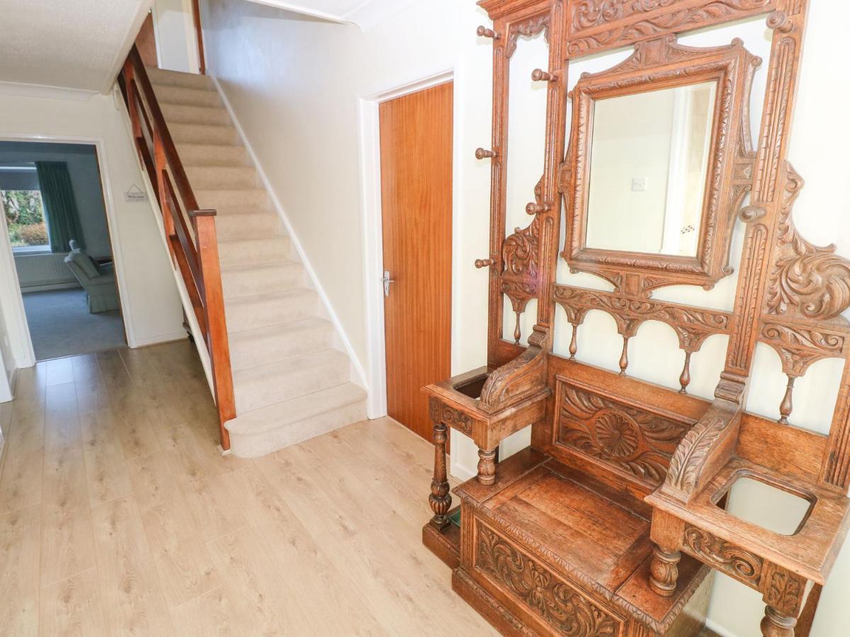 30 Long Shepherds Drive * Swansea