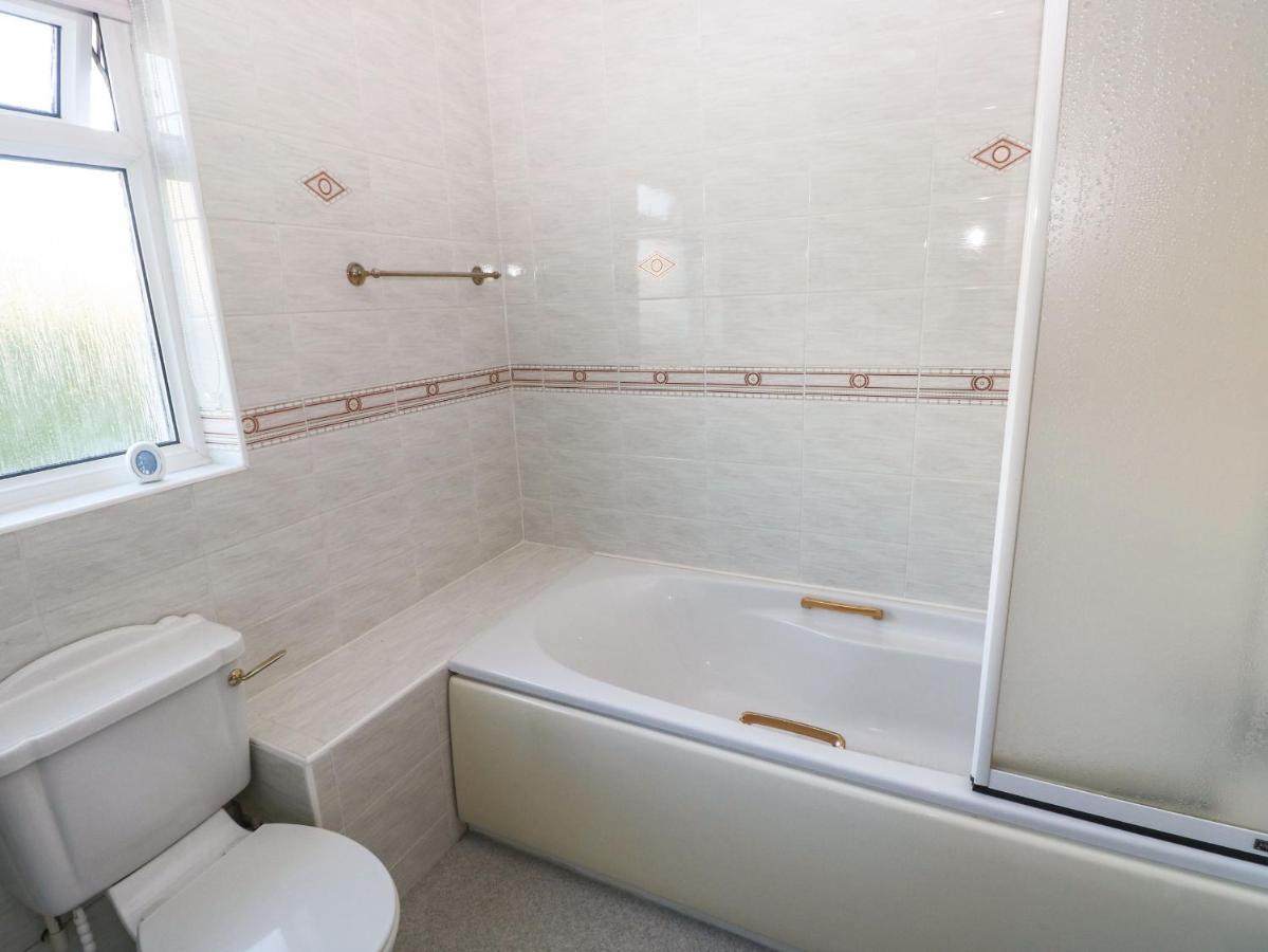 30 Long Shepherds Drive Swansea